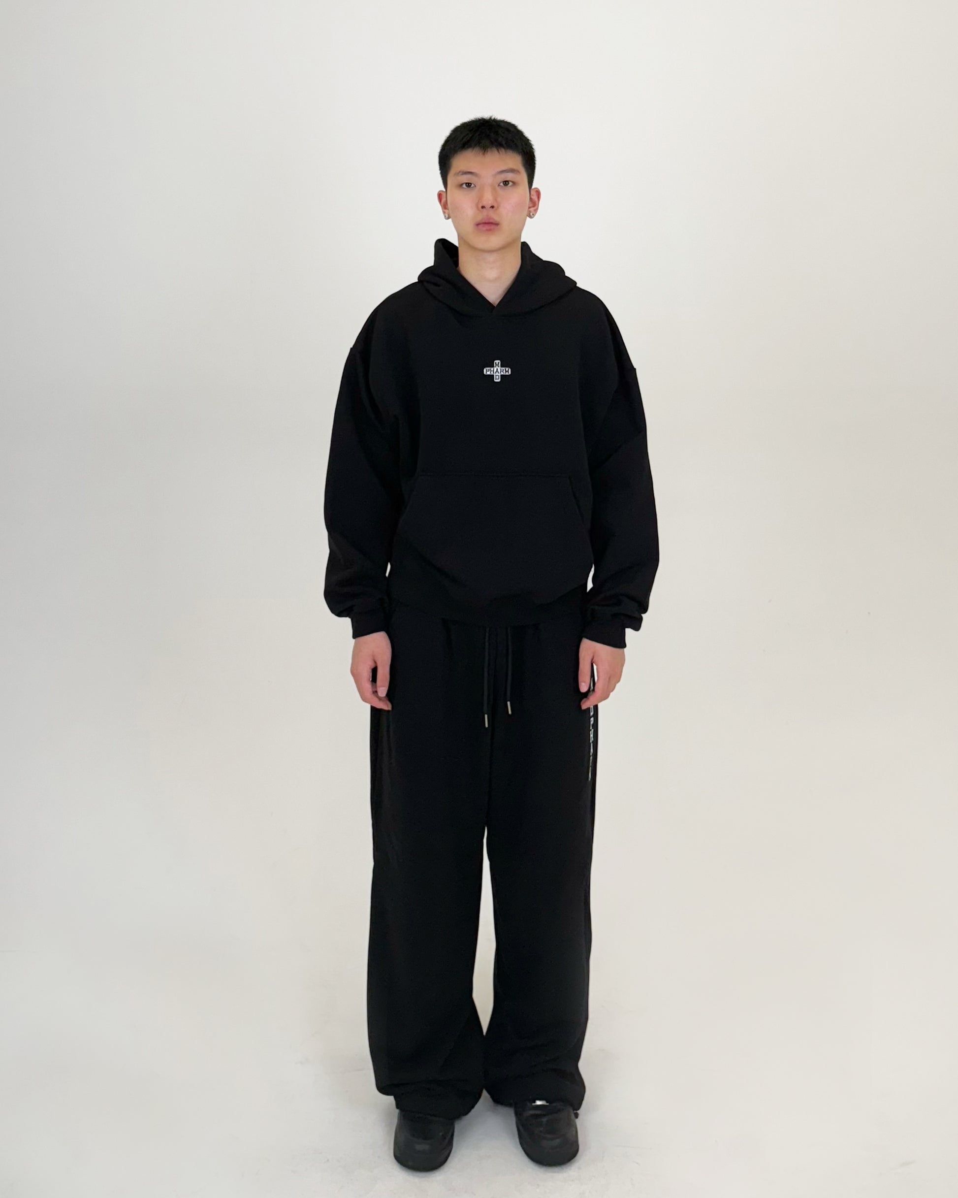 SET 001 BLACK