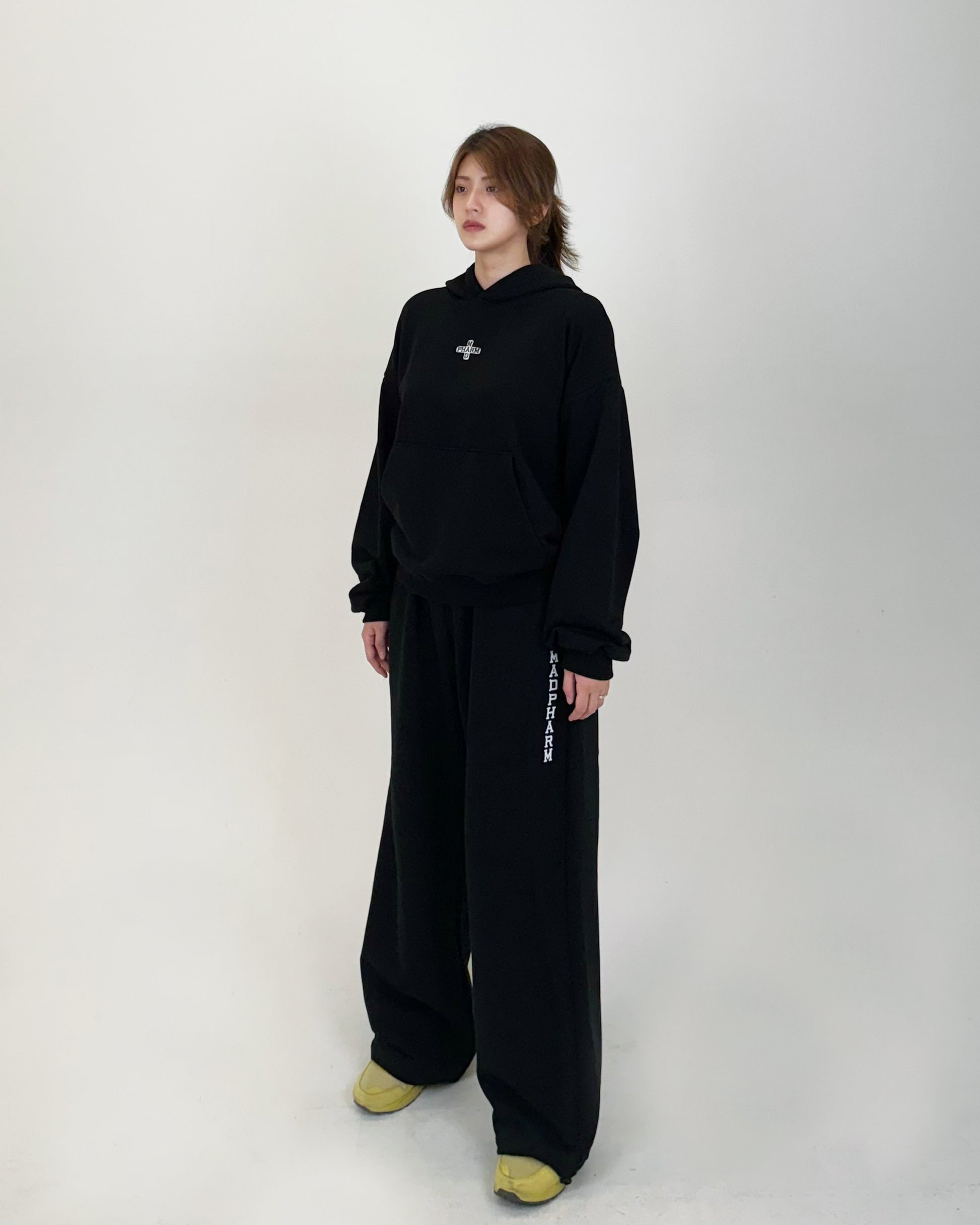 SET 001 BLACK