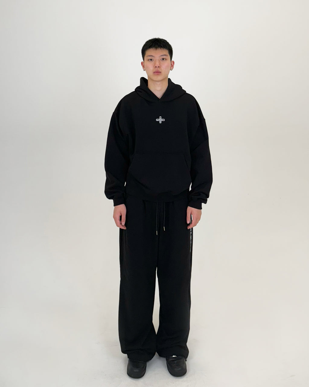 SET 001 BLACK