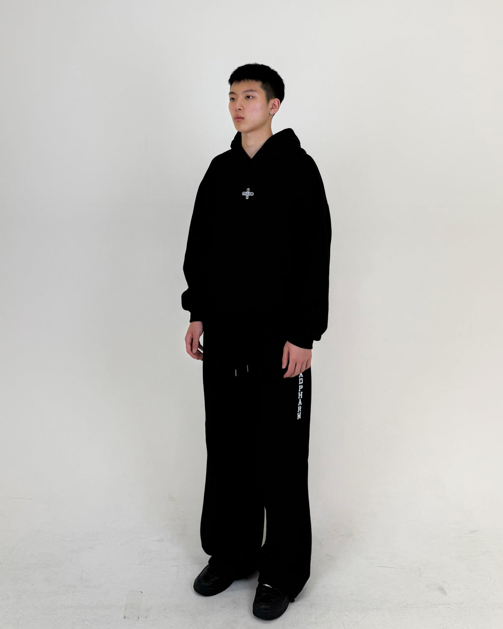 SET 001 BLACK