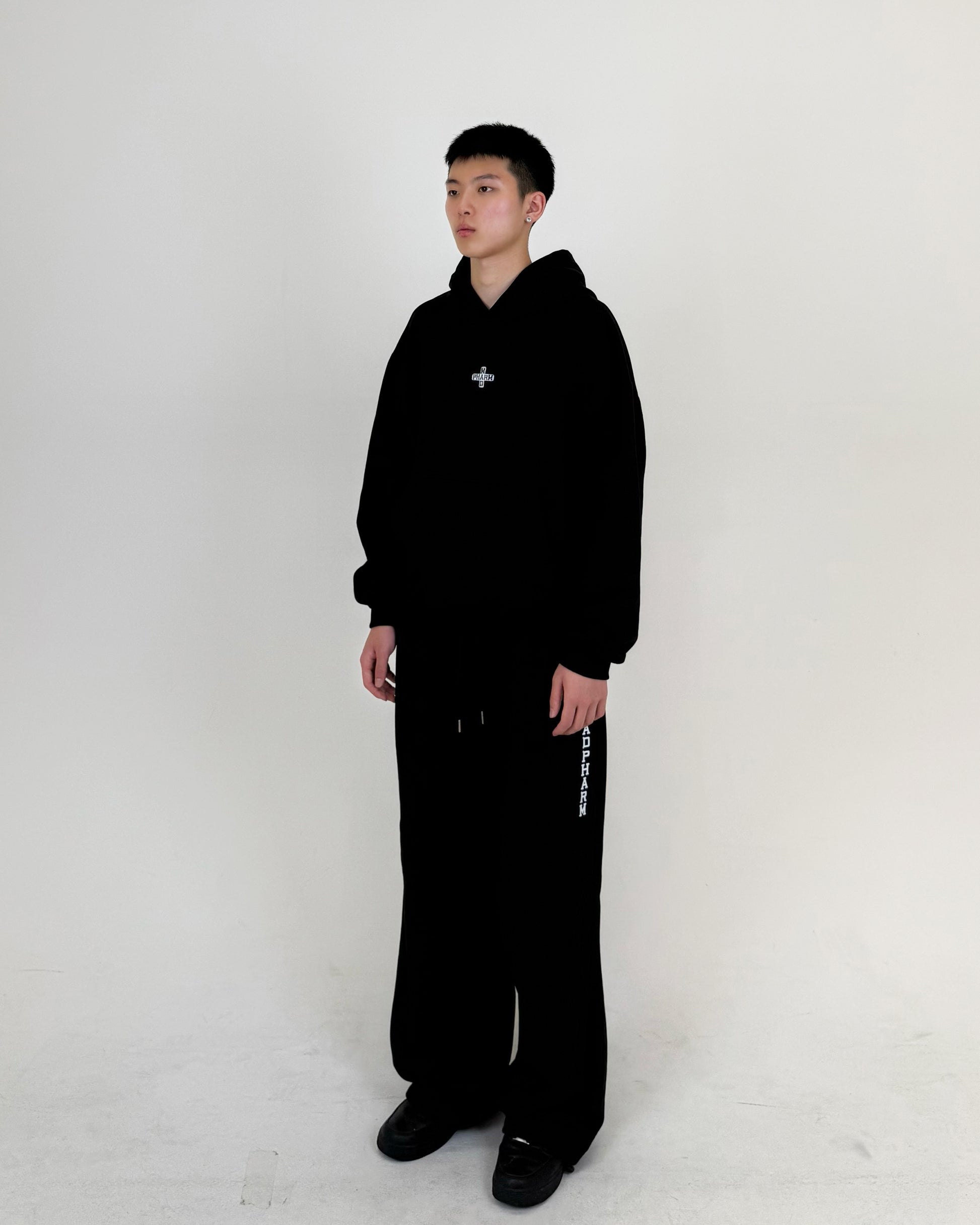 SET 001 BLACK