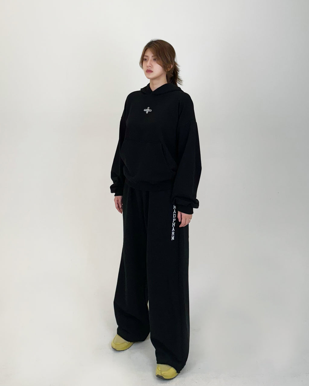 SET 001 BLACK