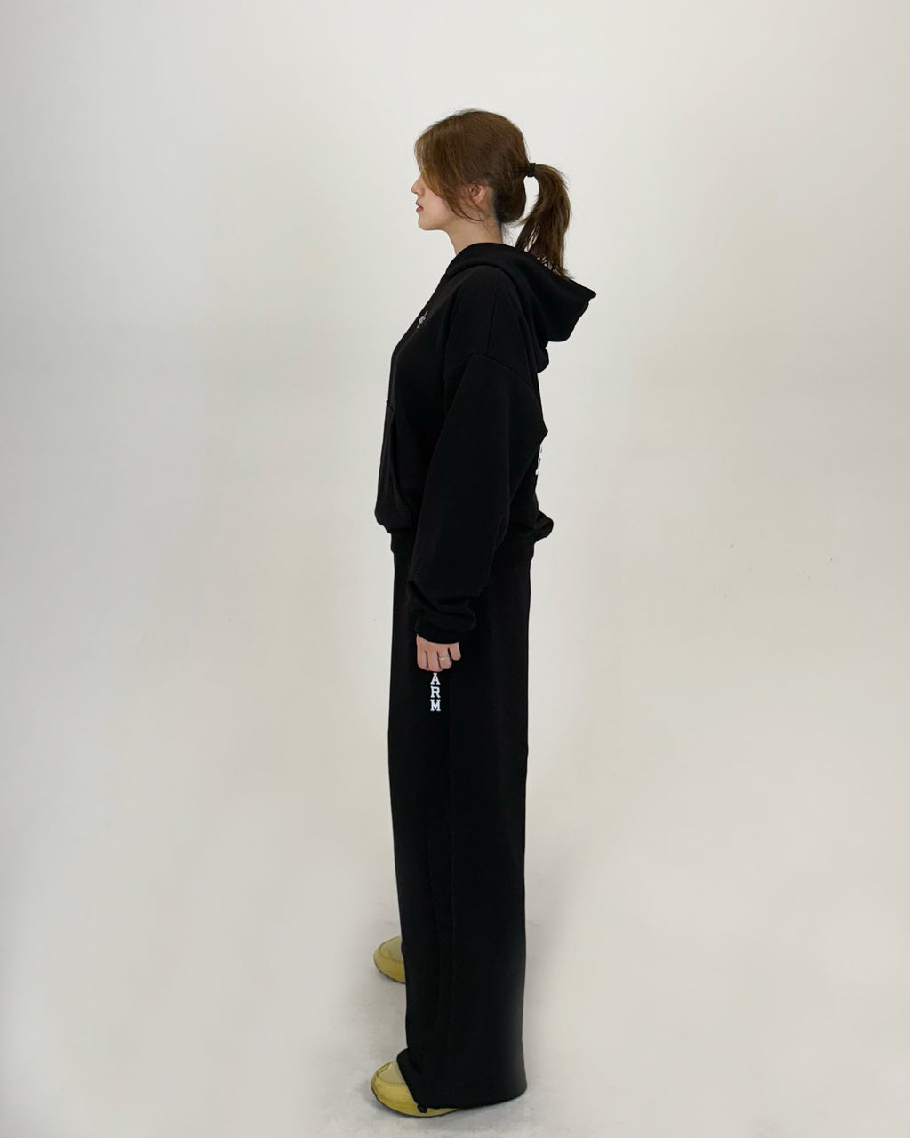 SET 001 BLACK